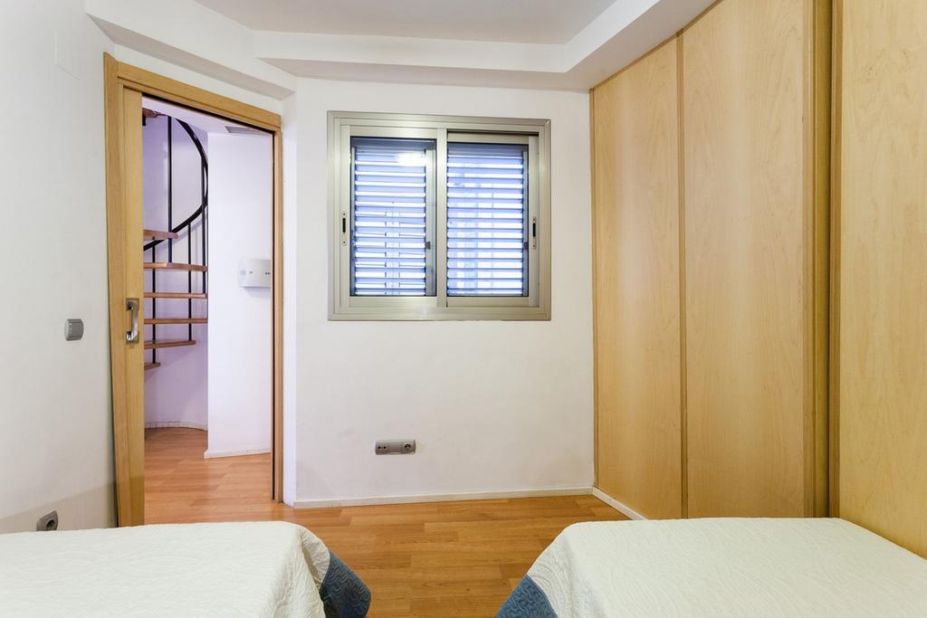 Like Apartments Lonja Valencia Bagian luar foto