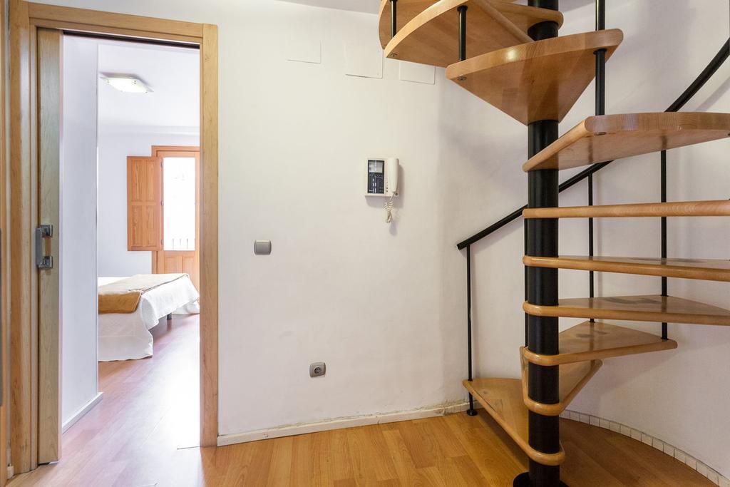 Like Apartments Lonja Valencia Bagian luar foto