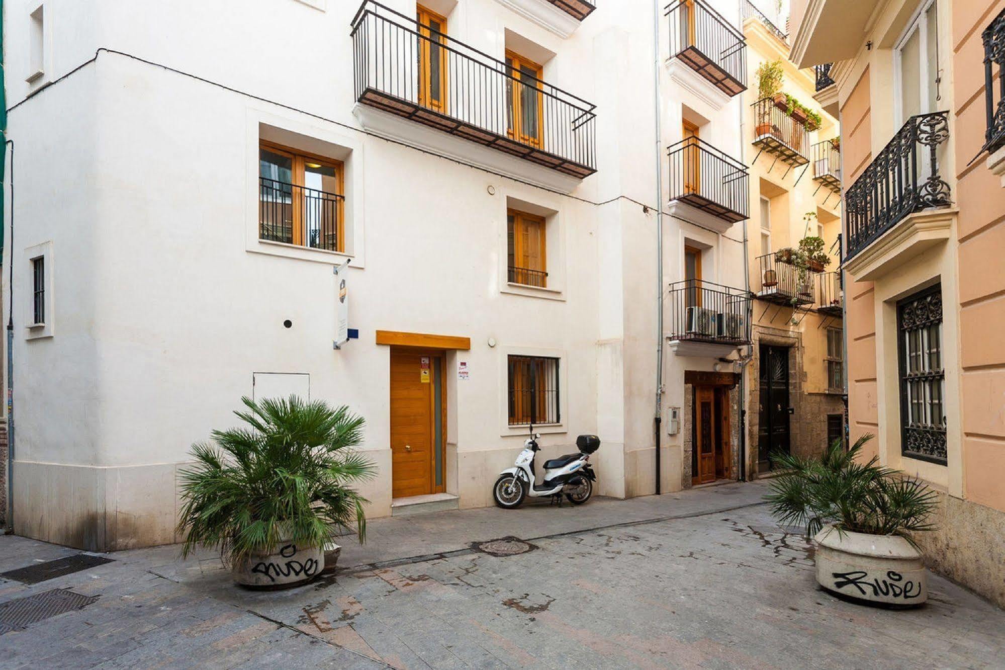 Like Apartments Lonja Valencia Bagian luar foto
