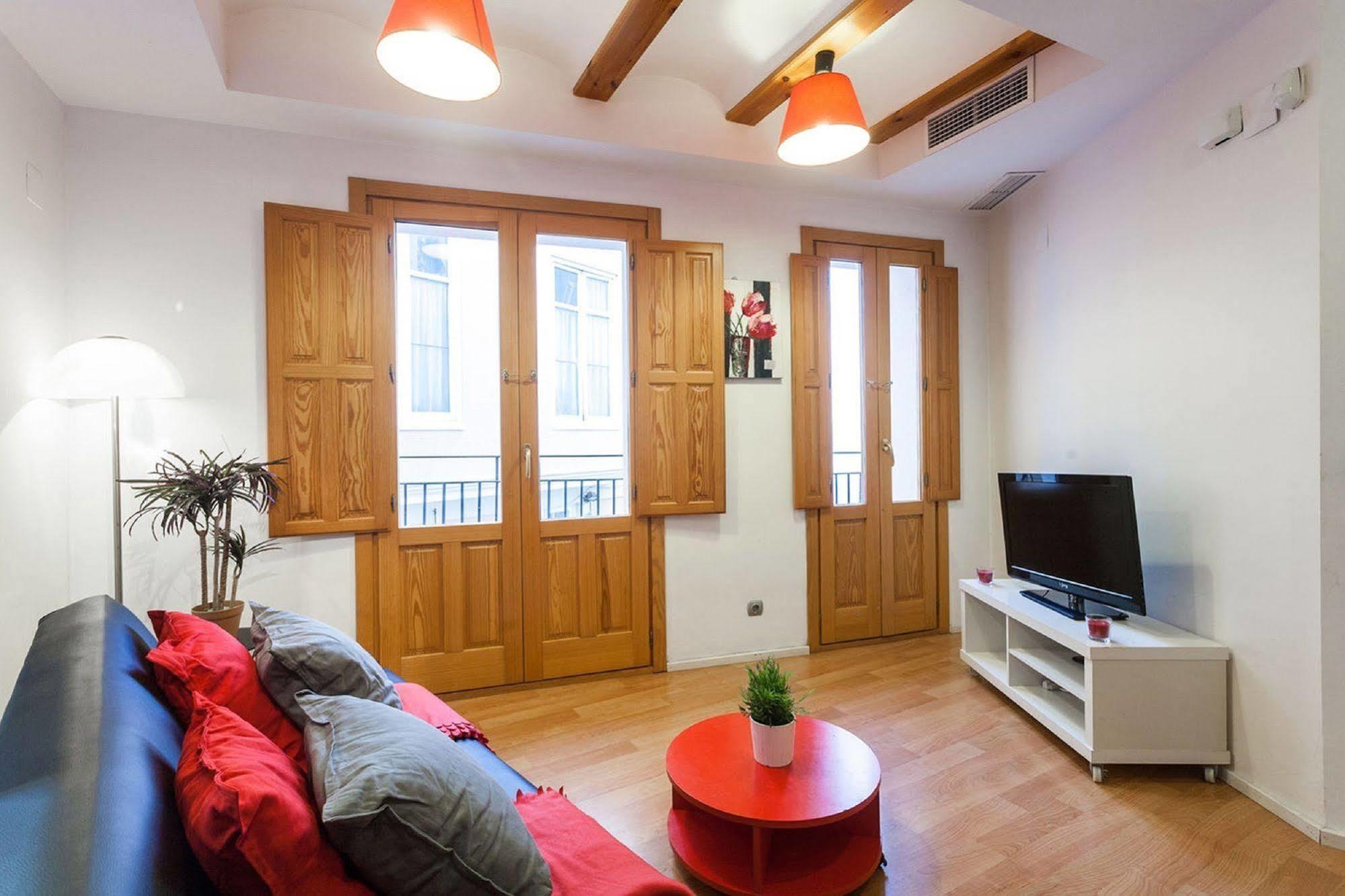 Like Apartments Lonja Valencia Bagian luar foto