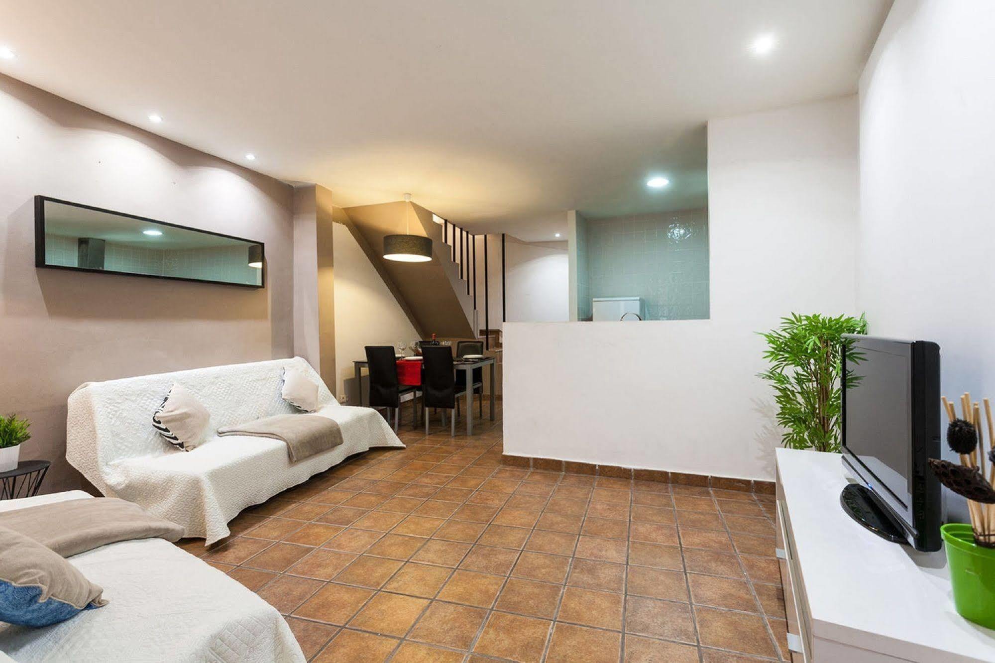Like Apartments Lonja Valencia Bagian luar foto