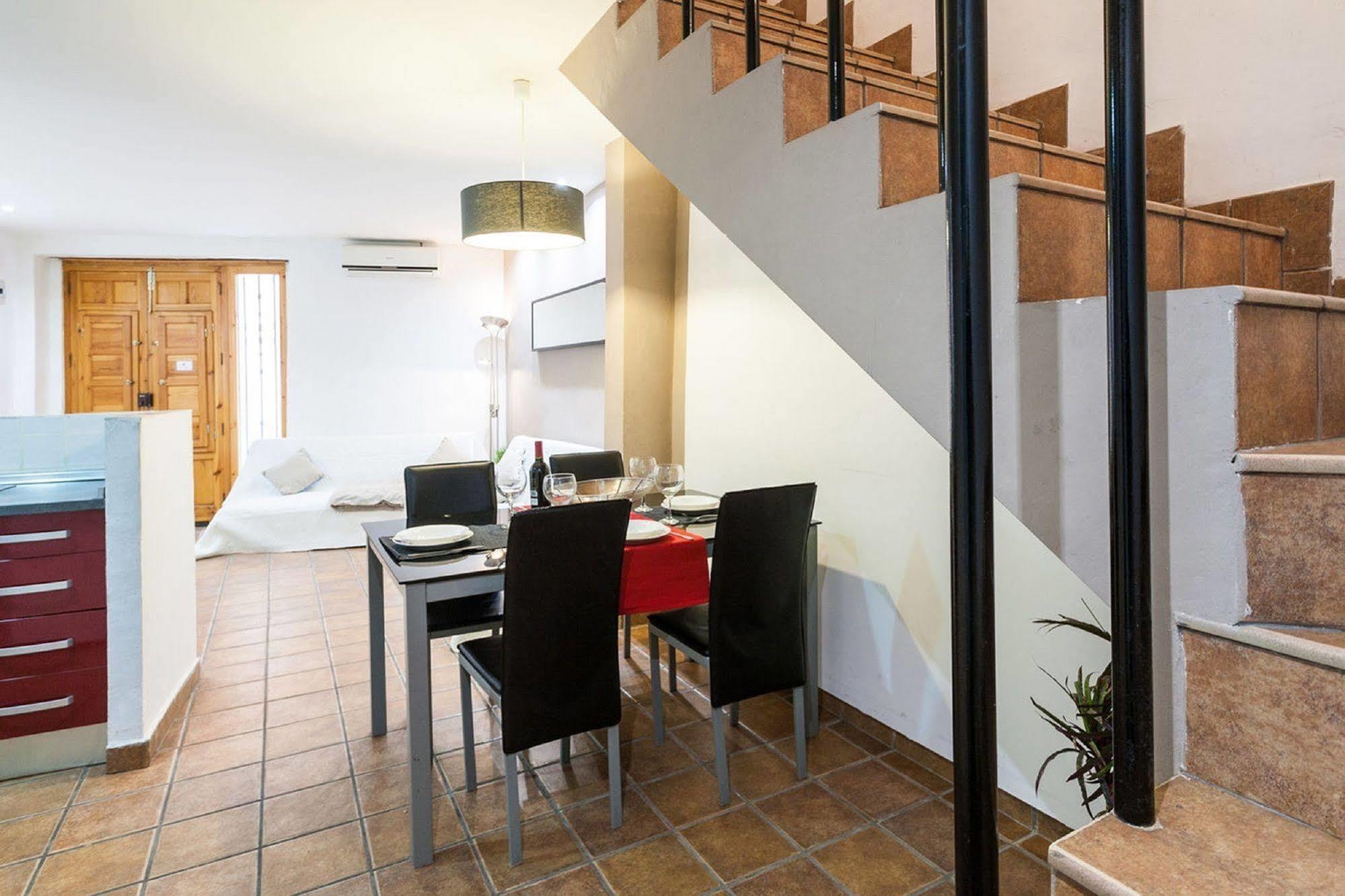 Like Apartments Lonja Valencia Bagian luar foto