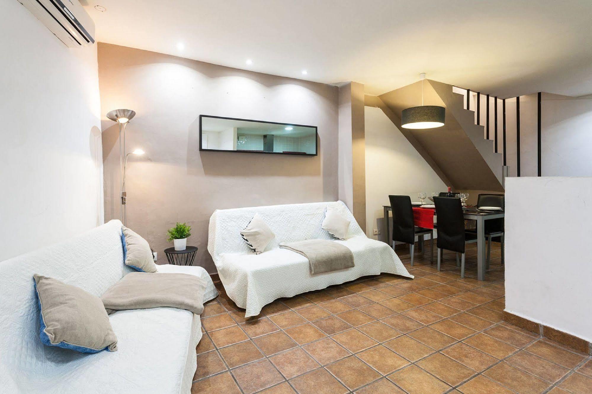 Like Apartments Lonja Valencia Bagian luar foto